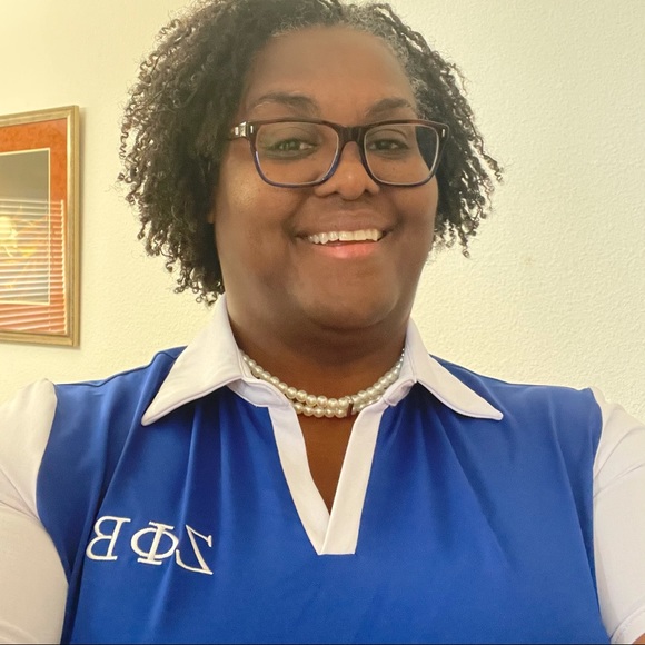 Meet your Posher, Cyndra - Picture 1 of 1